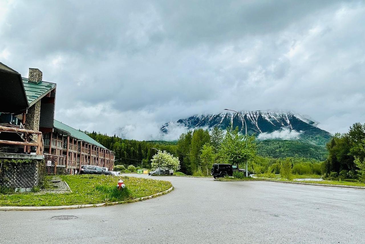 Fernie Stanford Resort Extérieur photo